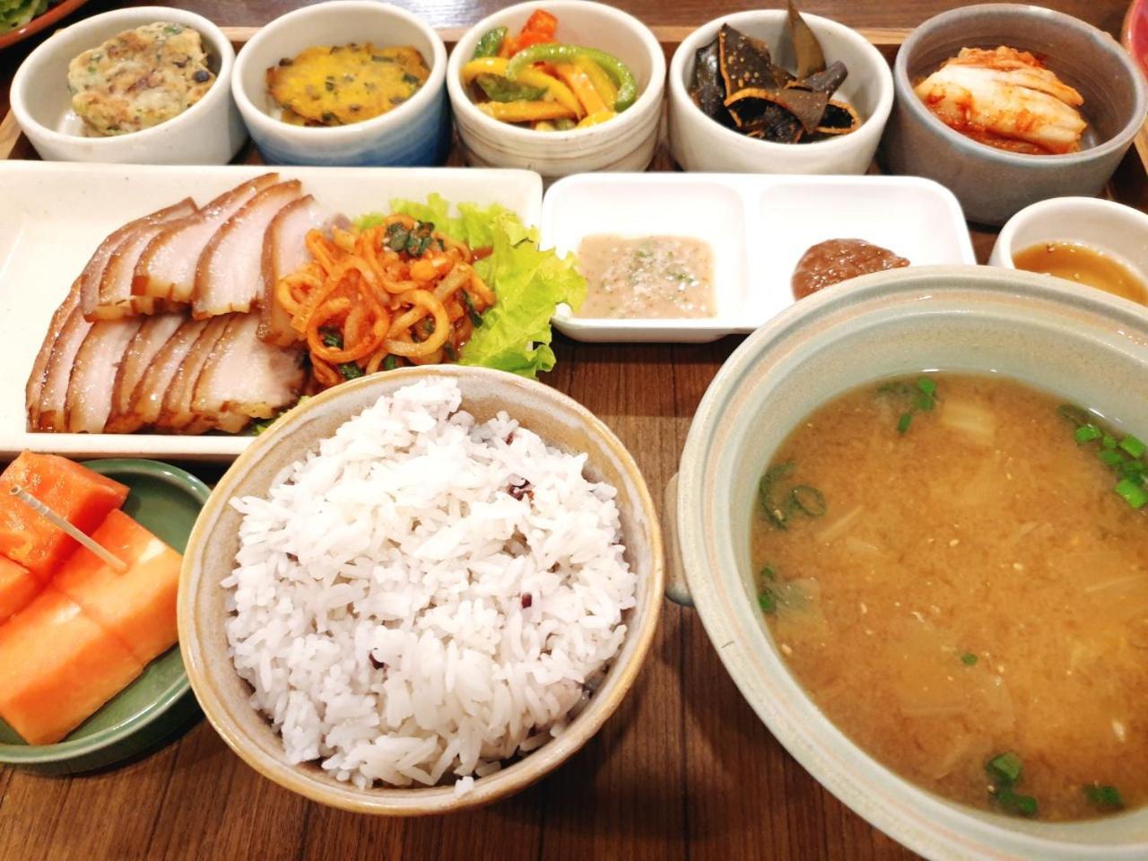 Lotus Korean Hotel Bangalore Buitenkant foto